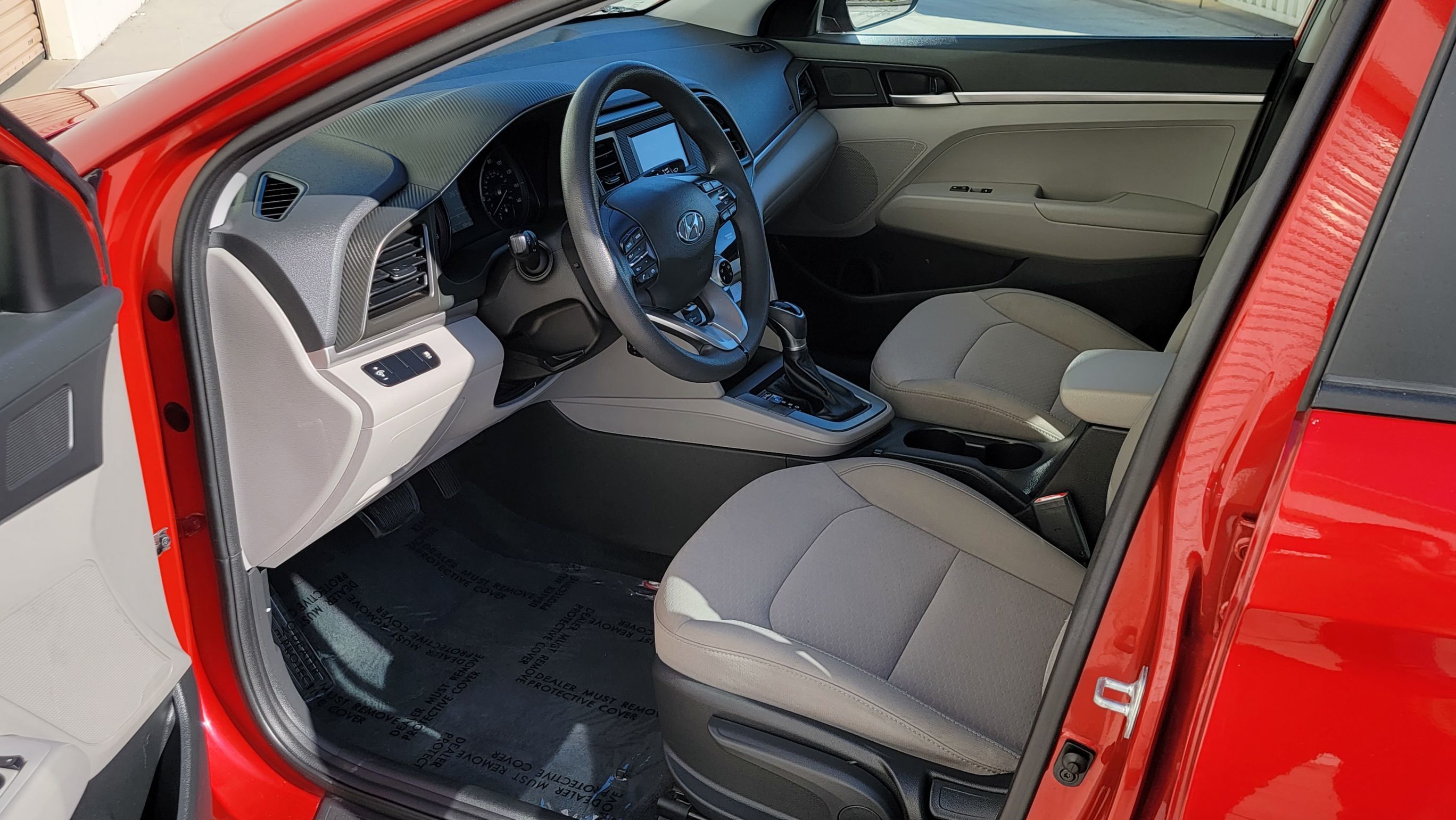 2019 Hyundai Elantra SE photo 16