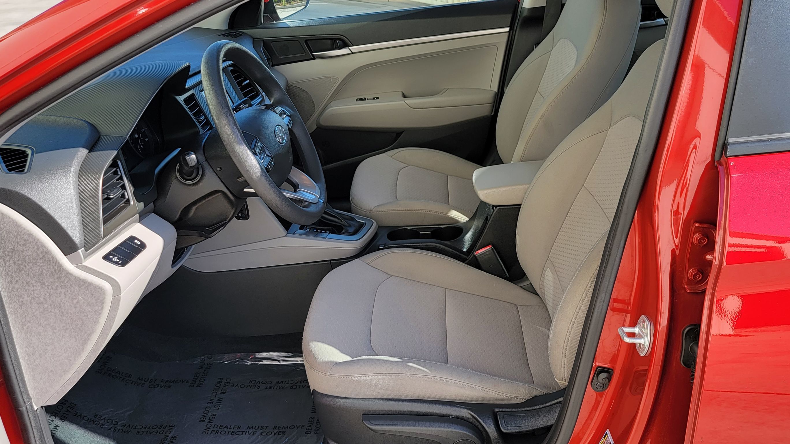 2019 Hyundai Elantra SE photo 17
