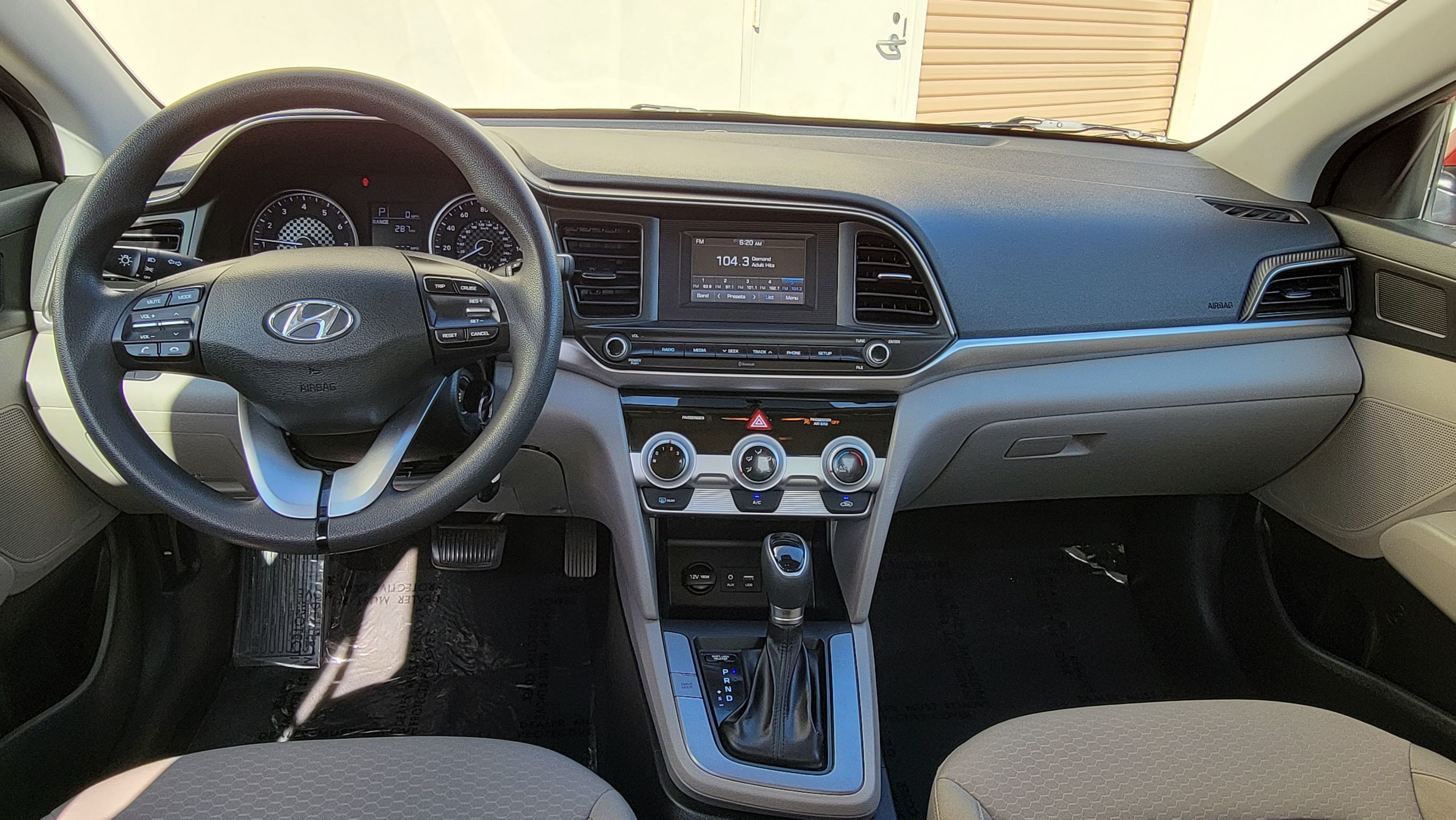 2019 Hyundai Elantra SE photo 22