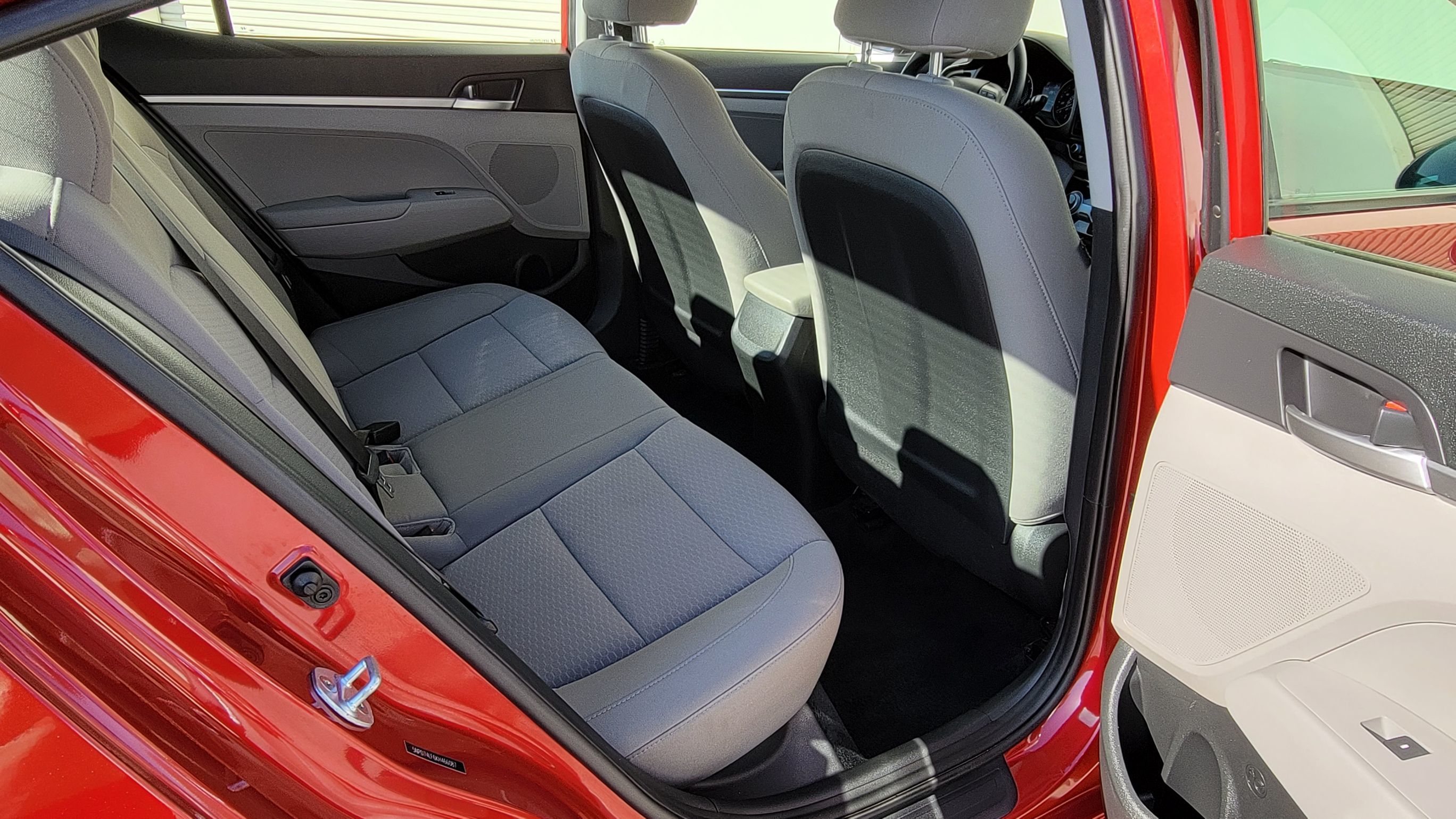 2019 Hyundai Elantra SE photo 27