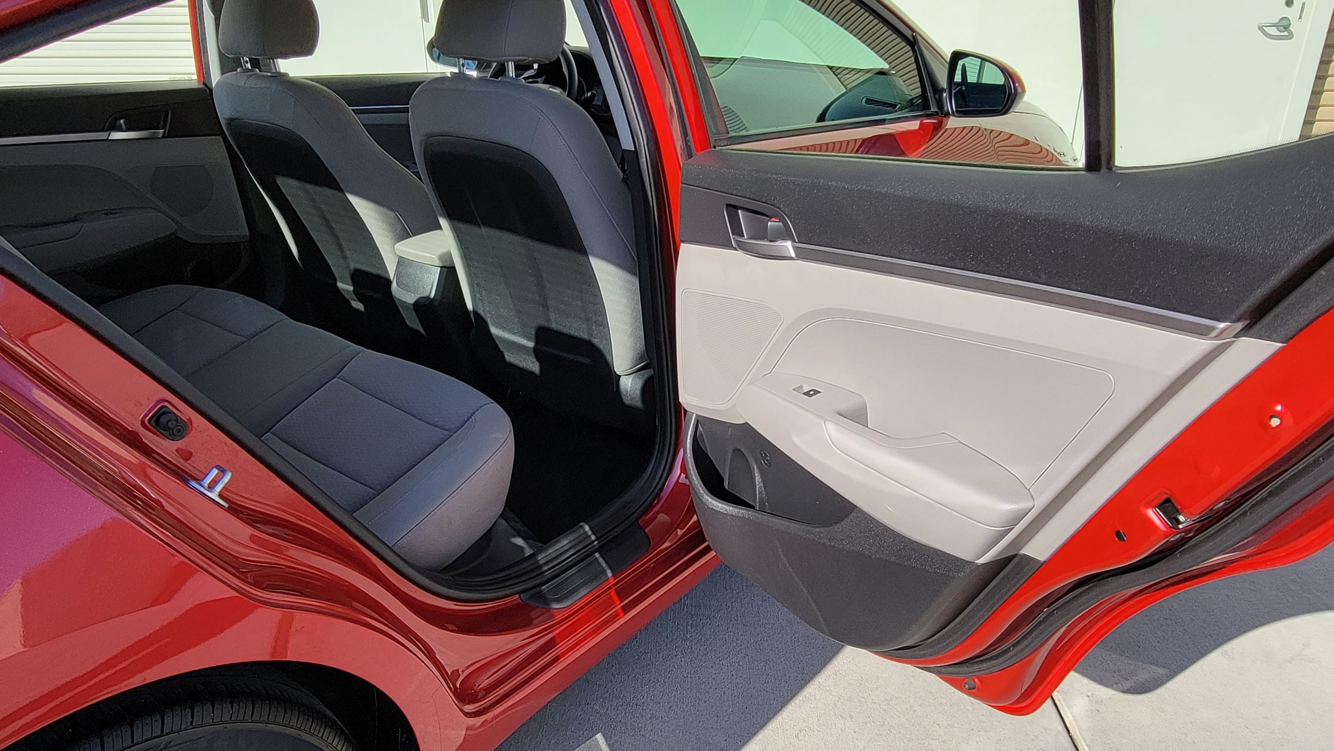2019 Hyundai Elantra SE photo 28