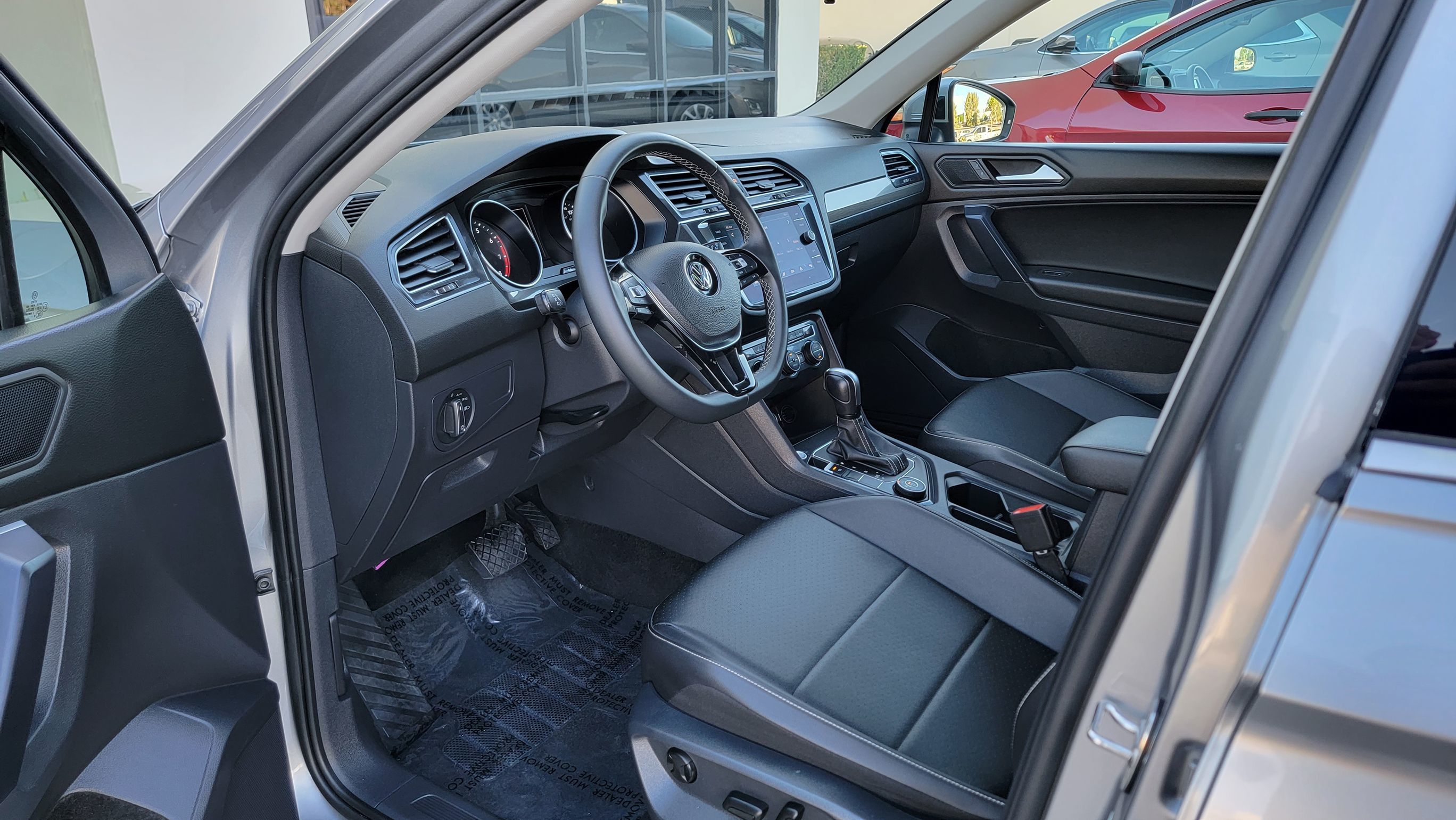 2021 Volkswagen Tiguan SE photo 14