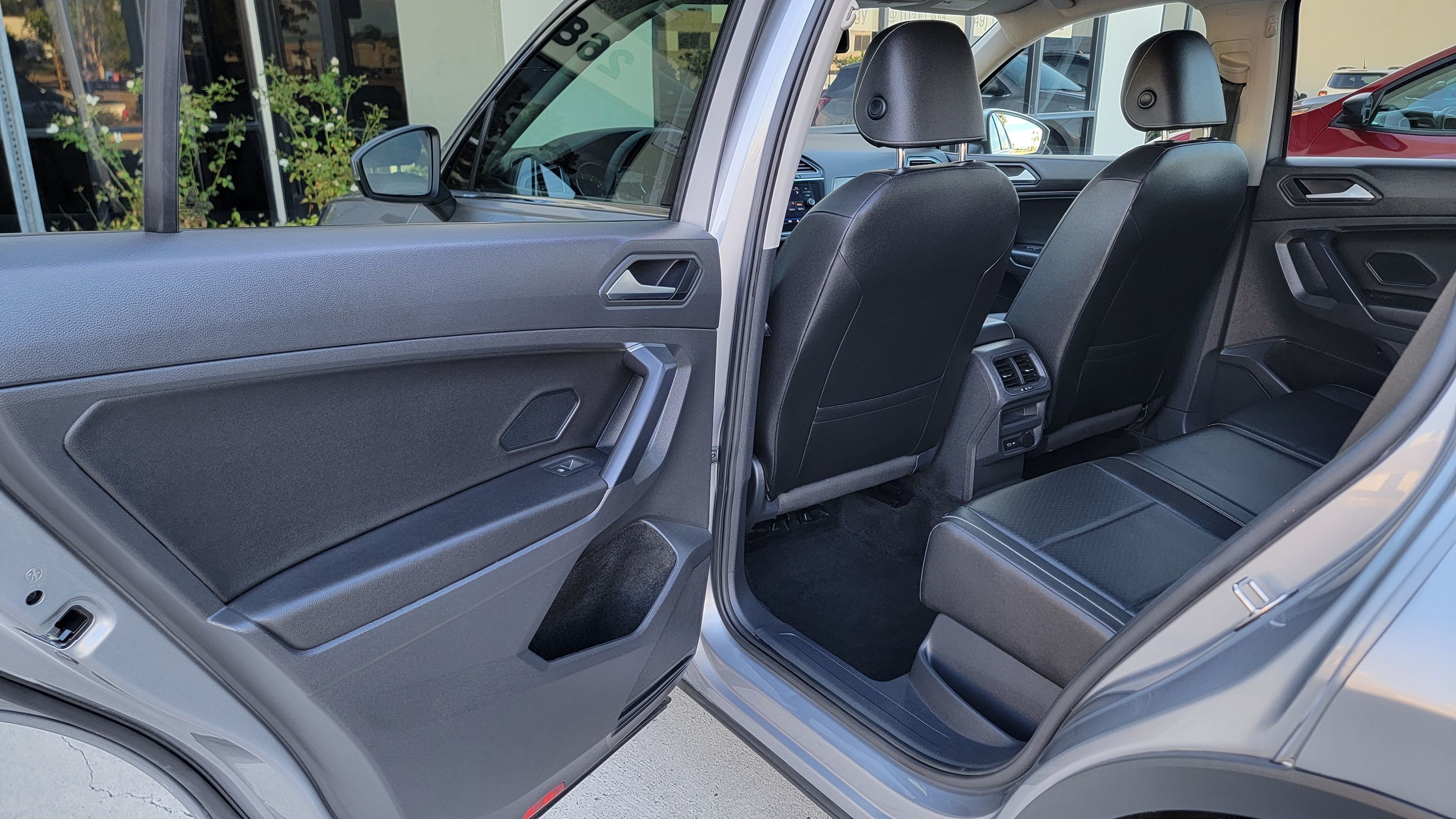 2021 Volkswagen Tiguan SE photo 16