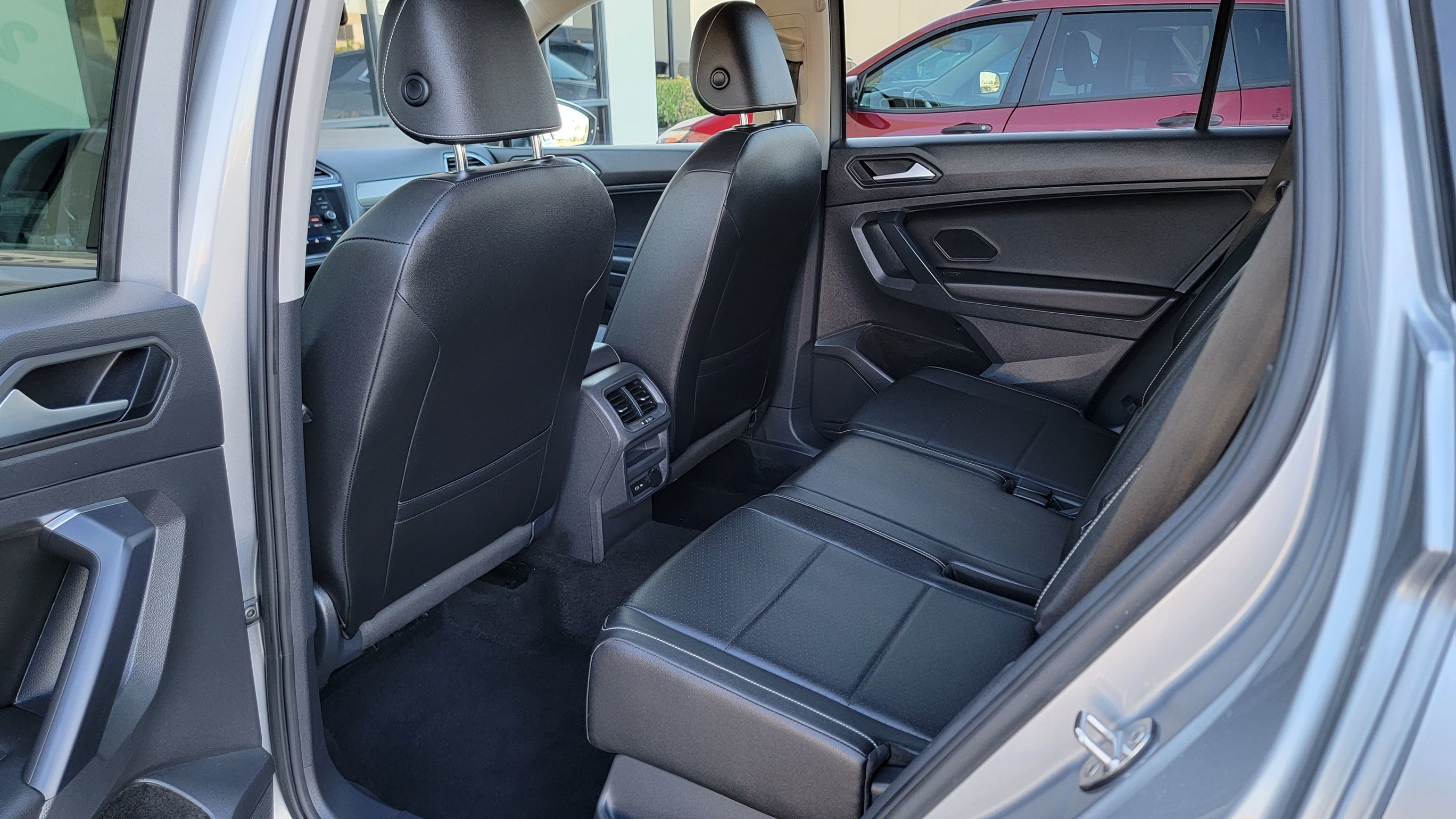 2021 Volkswagen Tiguan SE photo 17