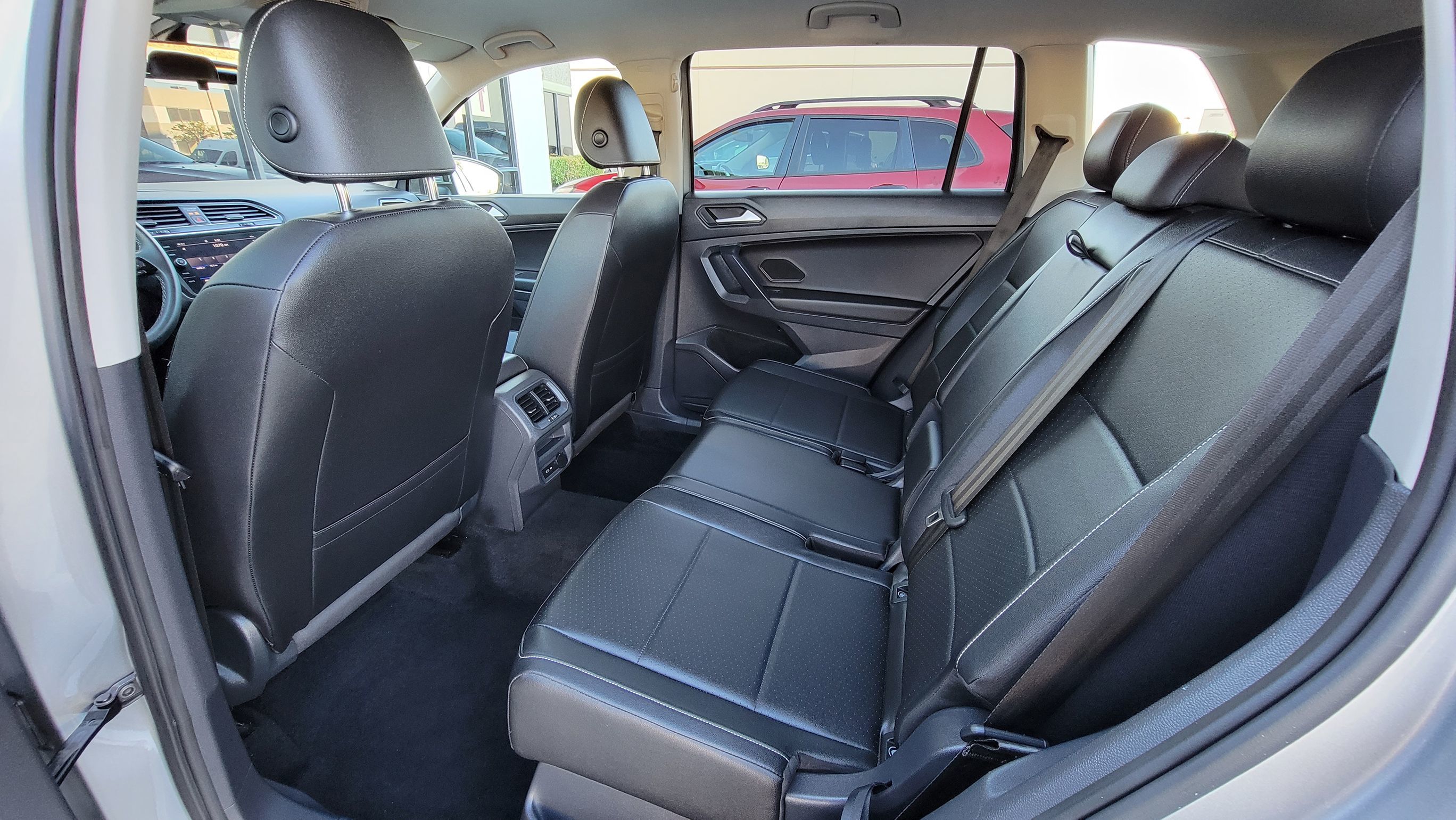 2021 Volkswagen Tiguan SE photo 18