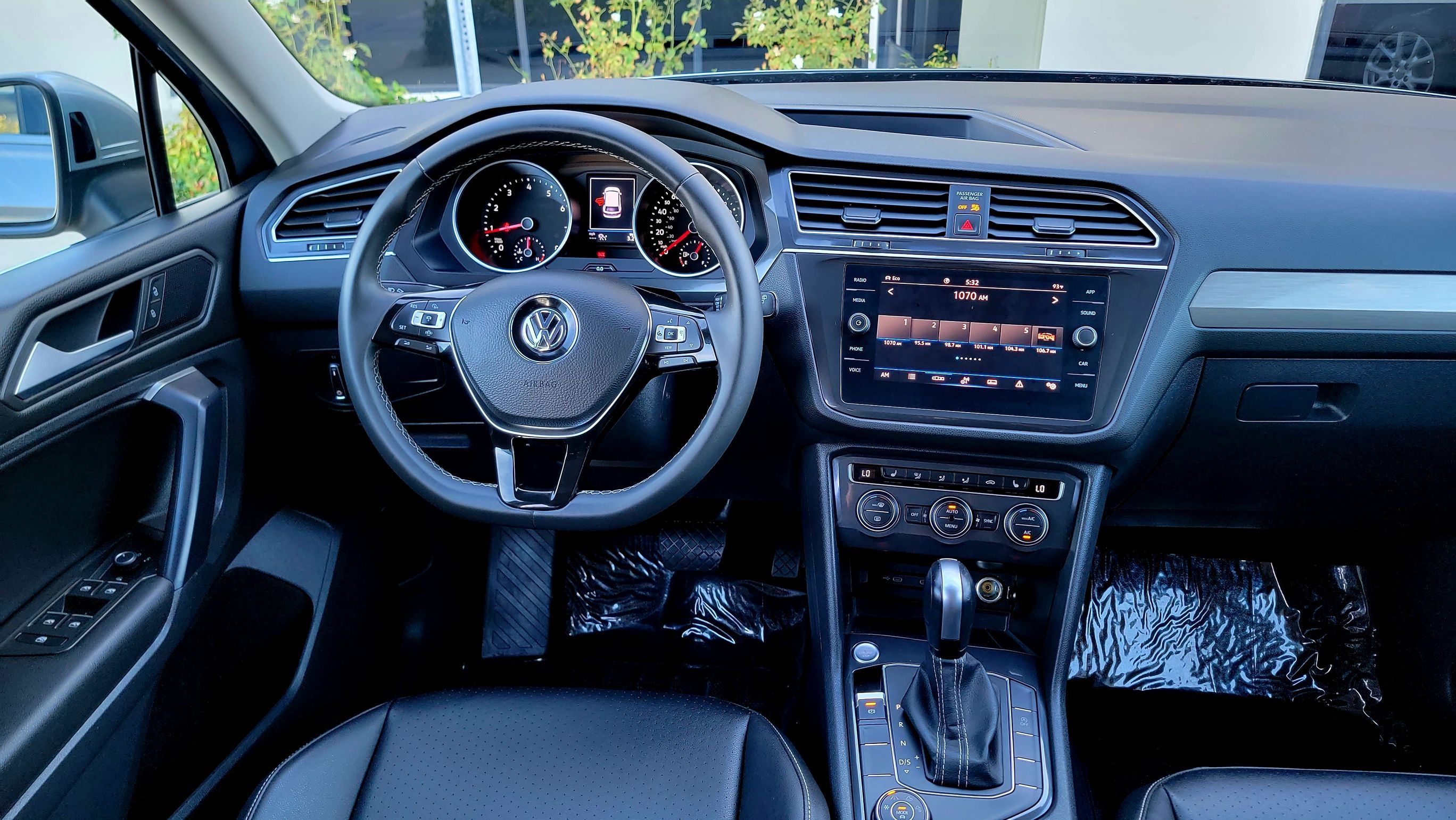 2021 Volkswagen Tiguan SE photo 21