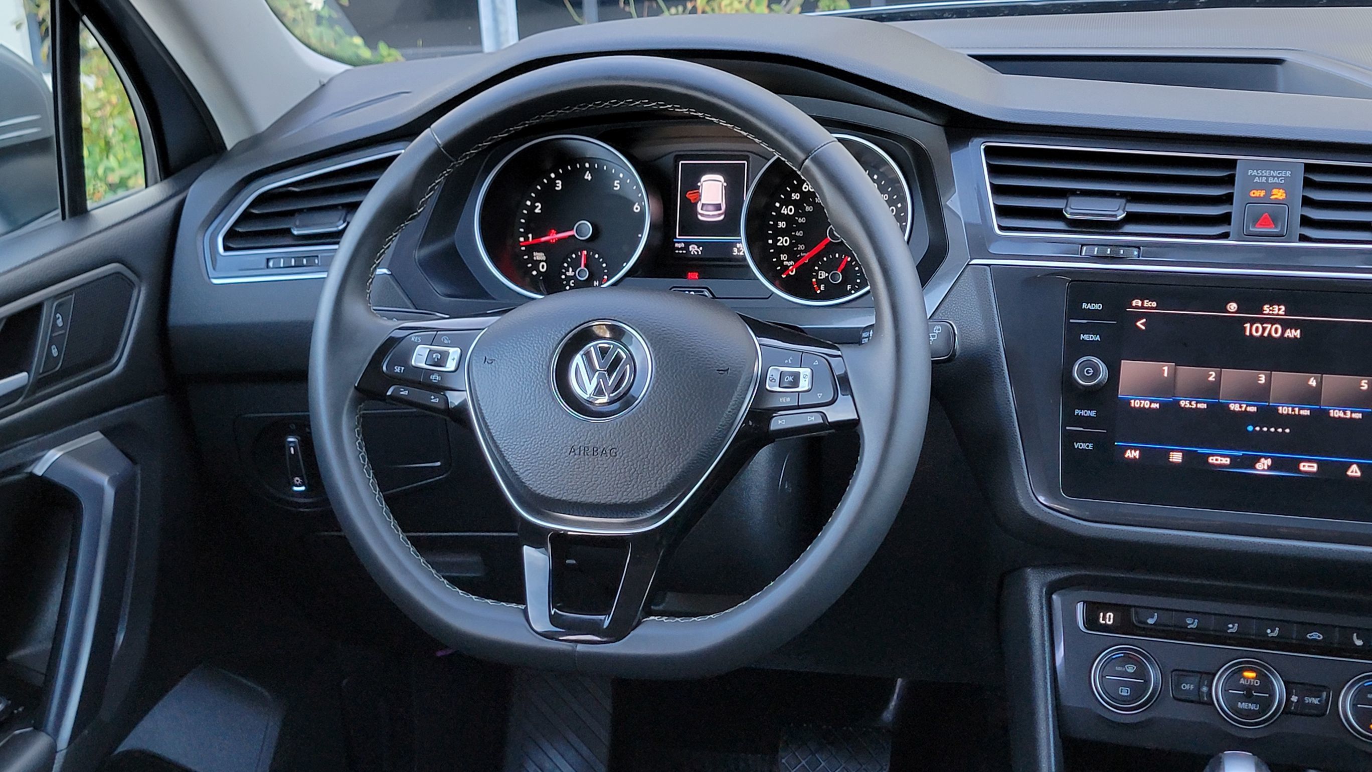 2021 Volkswagen Tiguan SE photo 22