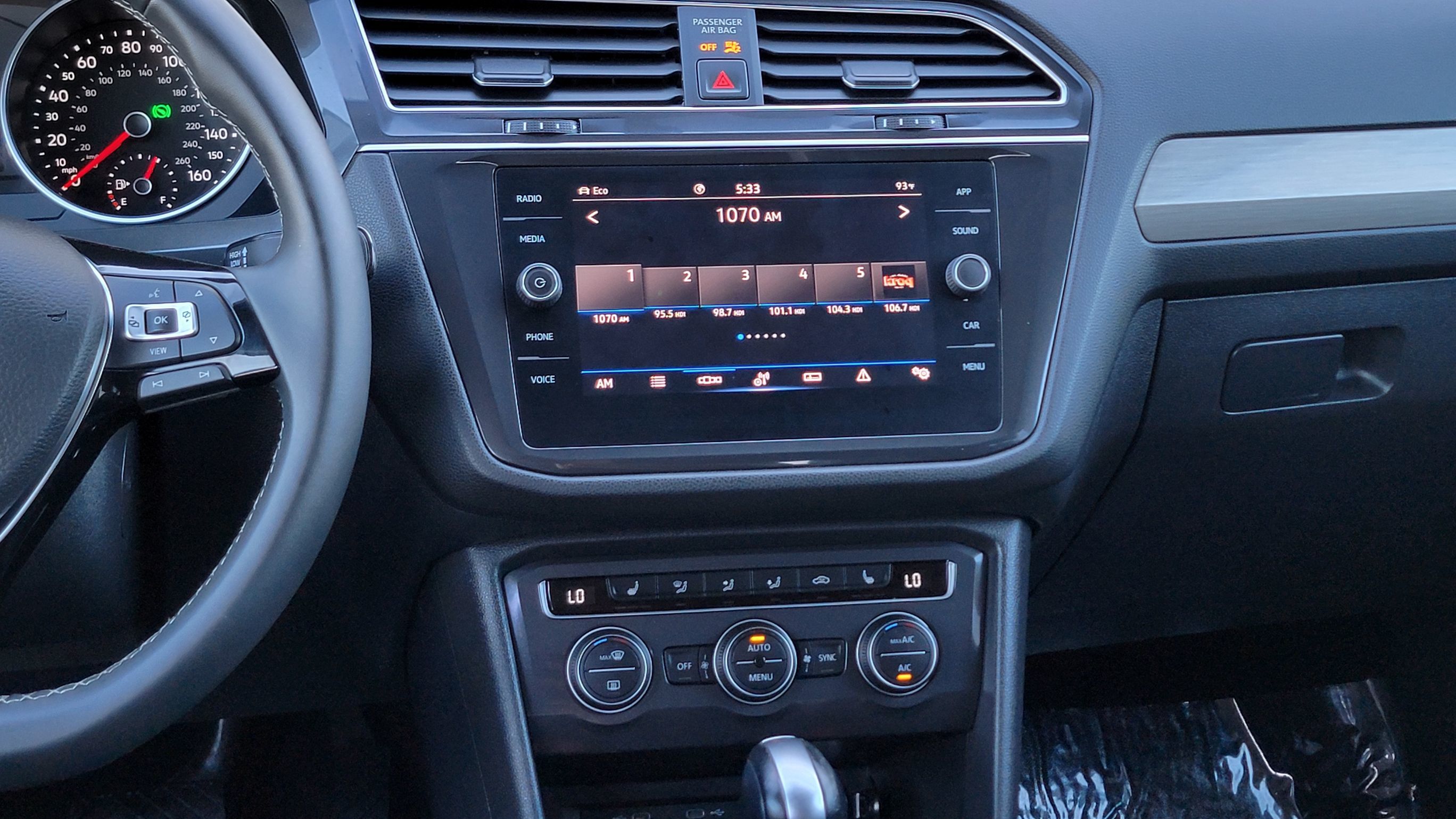 2021 Volkswagen Tiguan SE photo 23