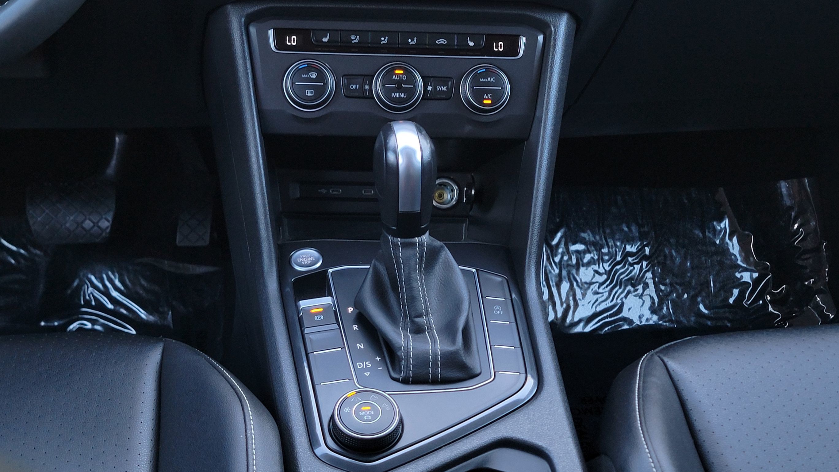 2021 Volkswagen Tiguan SE photo 24