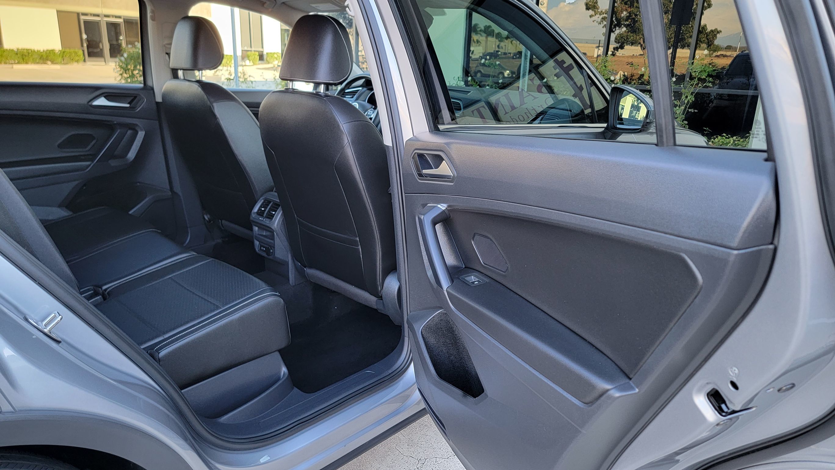 2021 Volkswagen Tiguan SE photo 26
