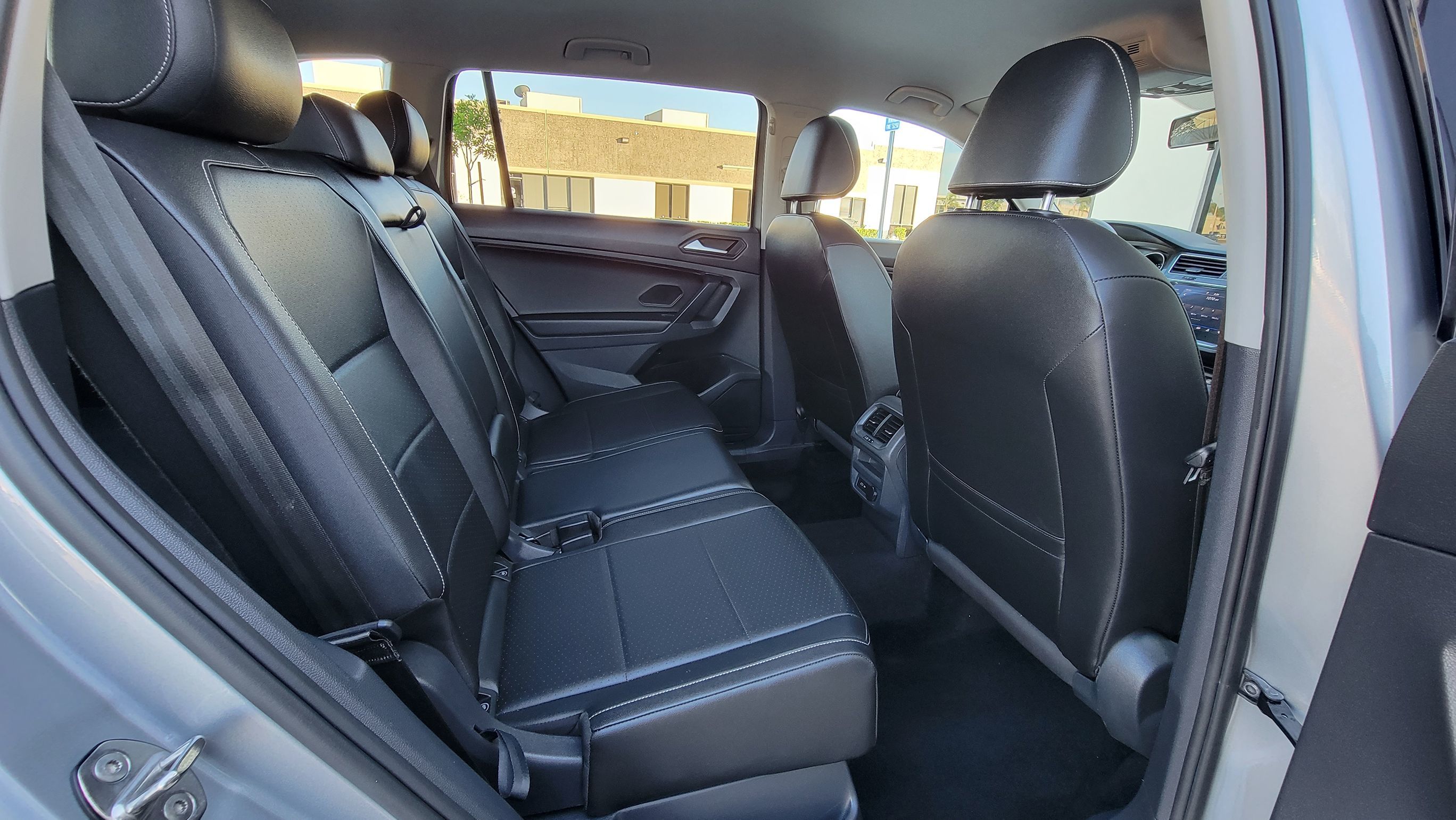 2021 Volkswagen Tiguan SE photo 28