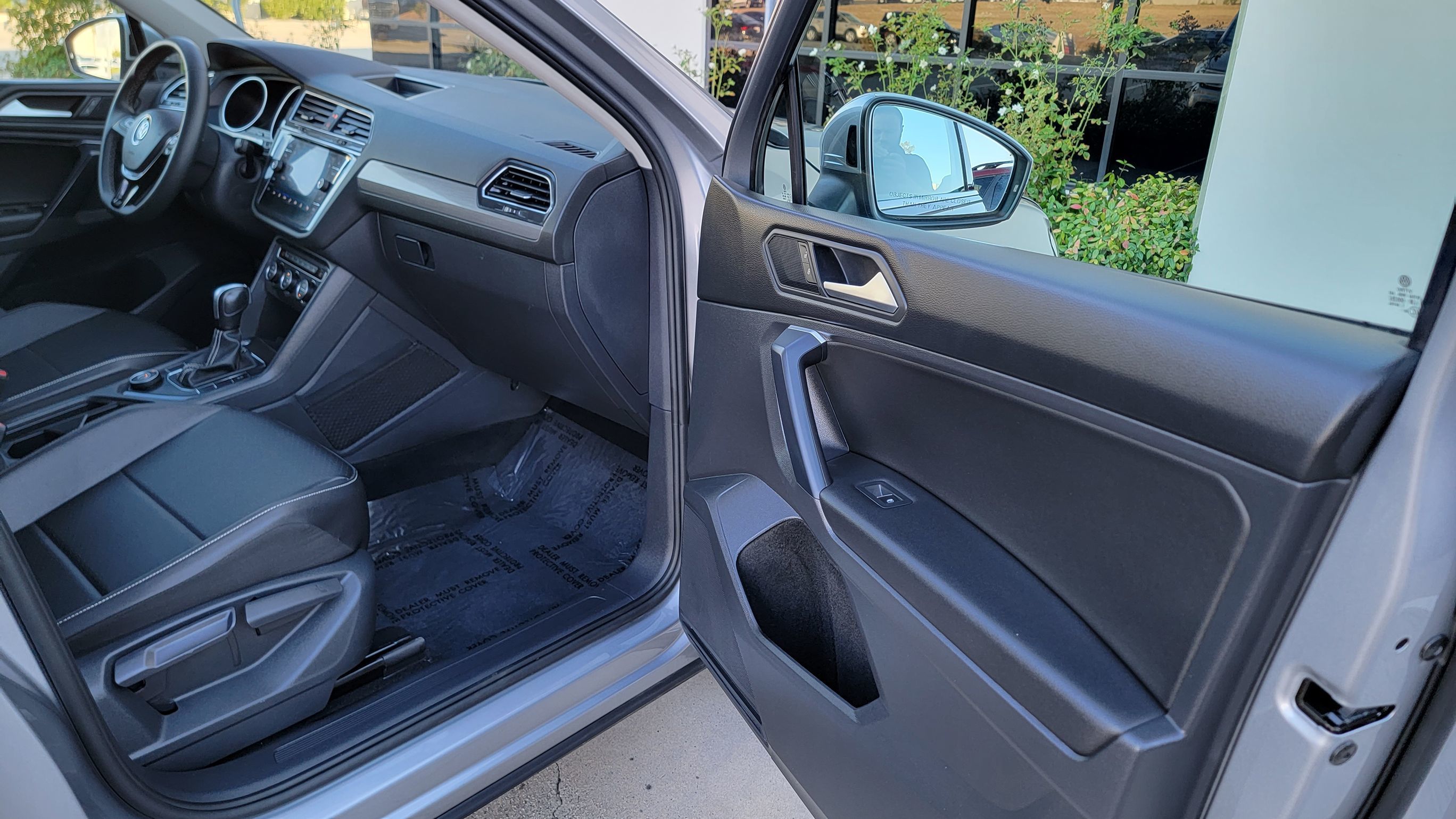 2021 Volkswagen Tiguan SE photo 29