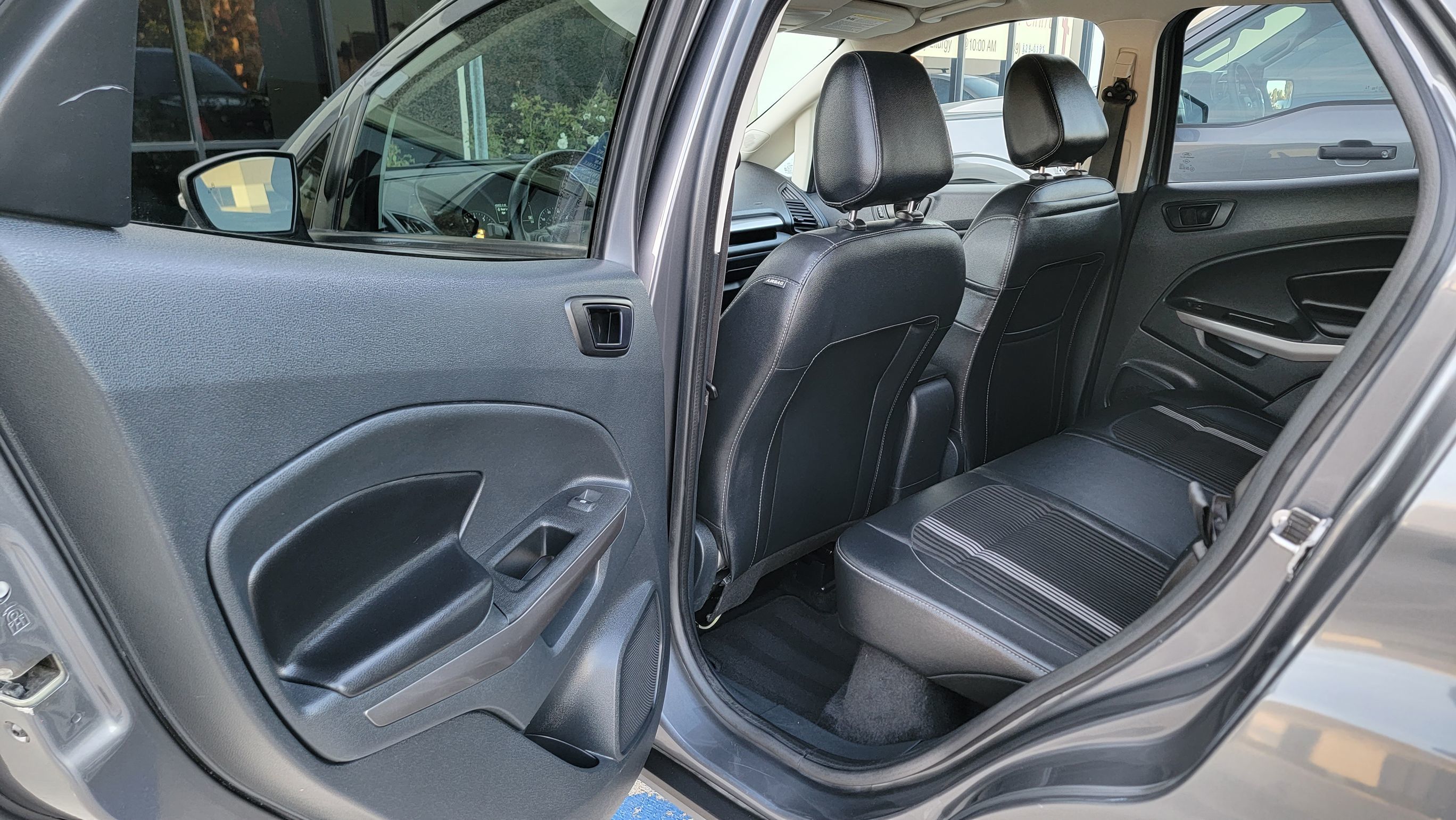 2020 Ford EcoSport SES photo 18
