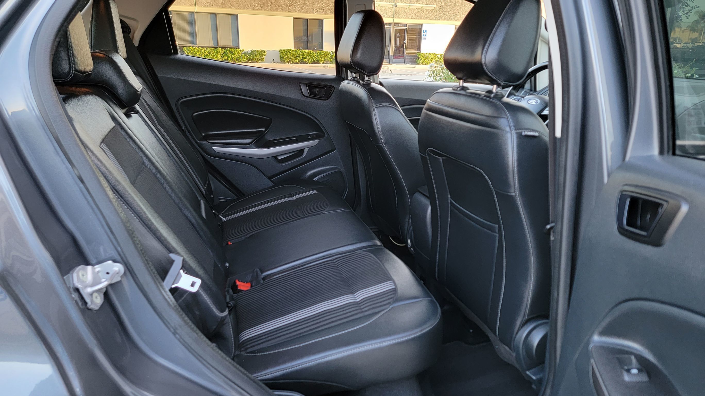 2020 Ford EcoSport SES photo 30