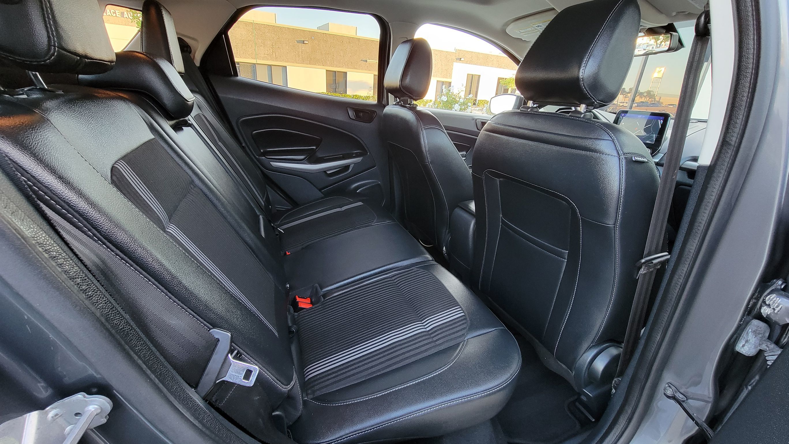 2020 Ford EcoSport SES photo 31