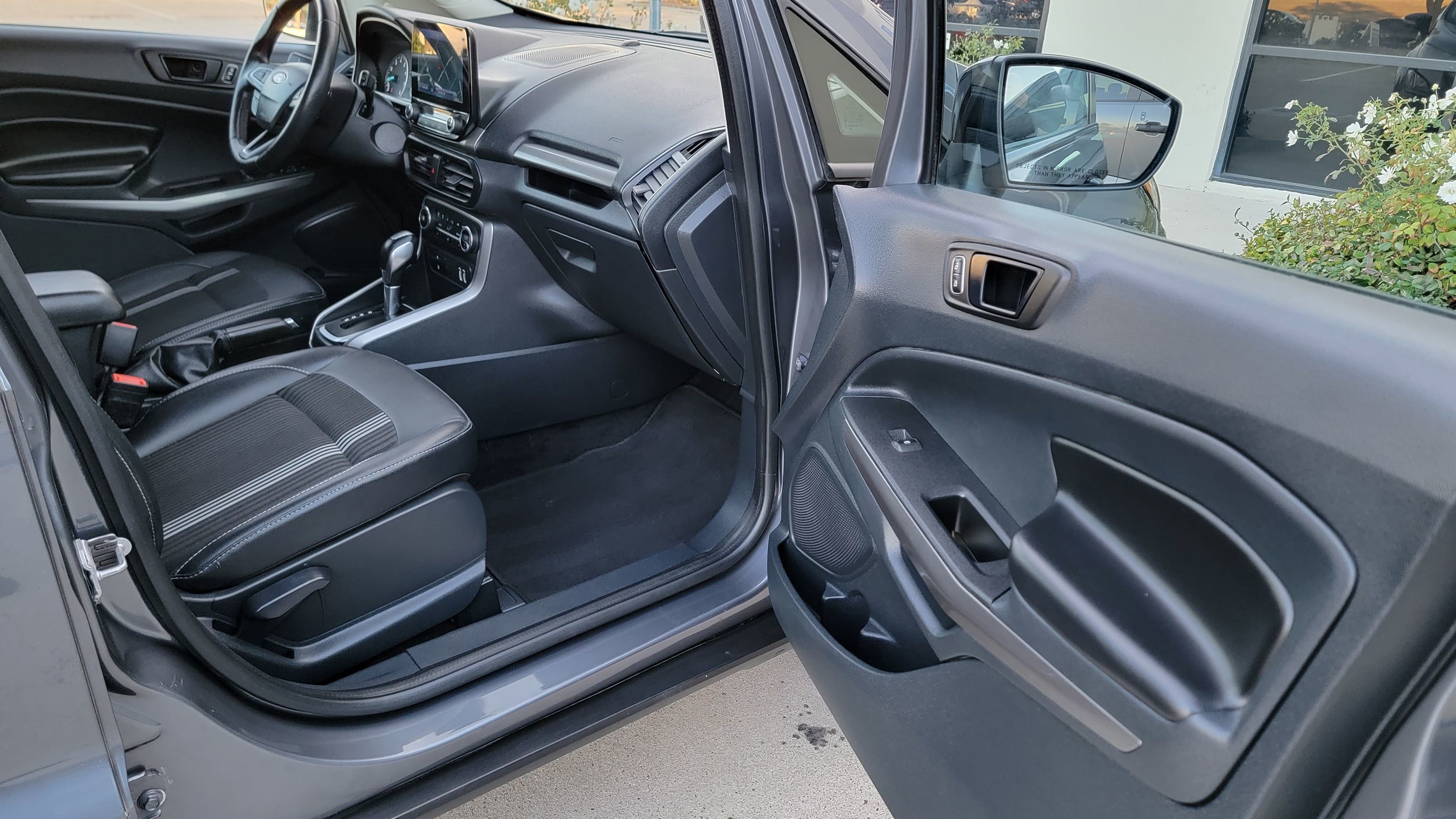 2020 Ford EcoSport SES photo 32