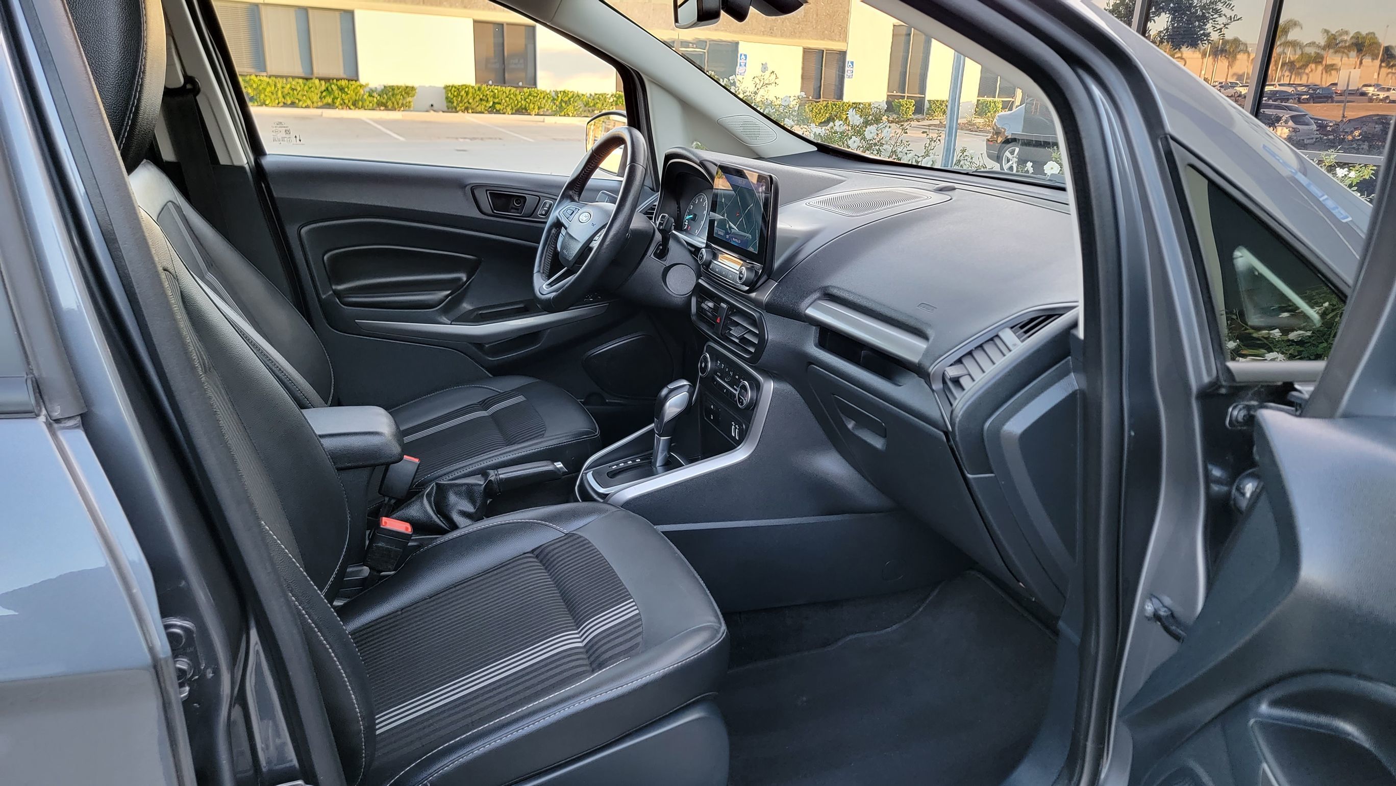 2020 Ford EcoSport SES photo 33