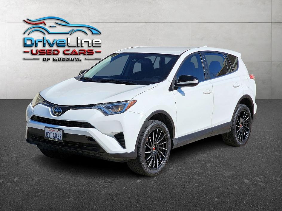 2018 Toyota RAV4 LE photo 4