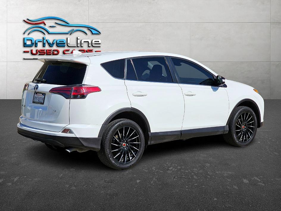 2018 Toyota RAV4 LE photo 11
