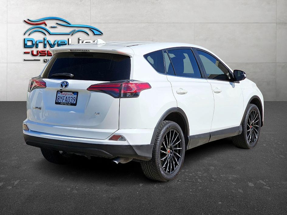 2018 Toyota RAV4 LE photo 15