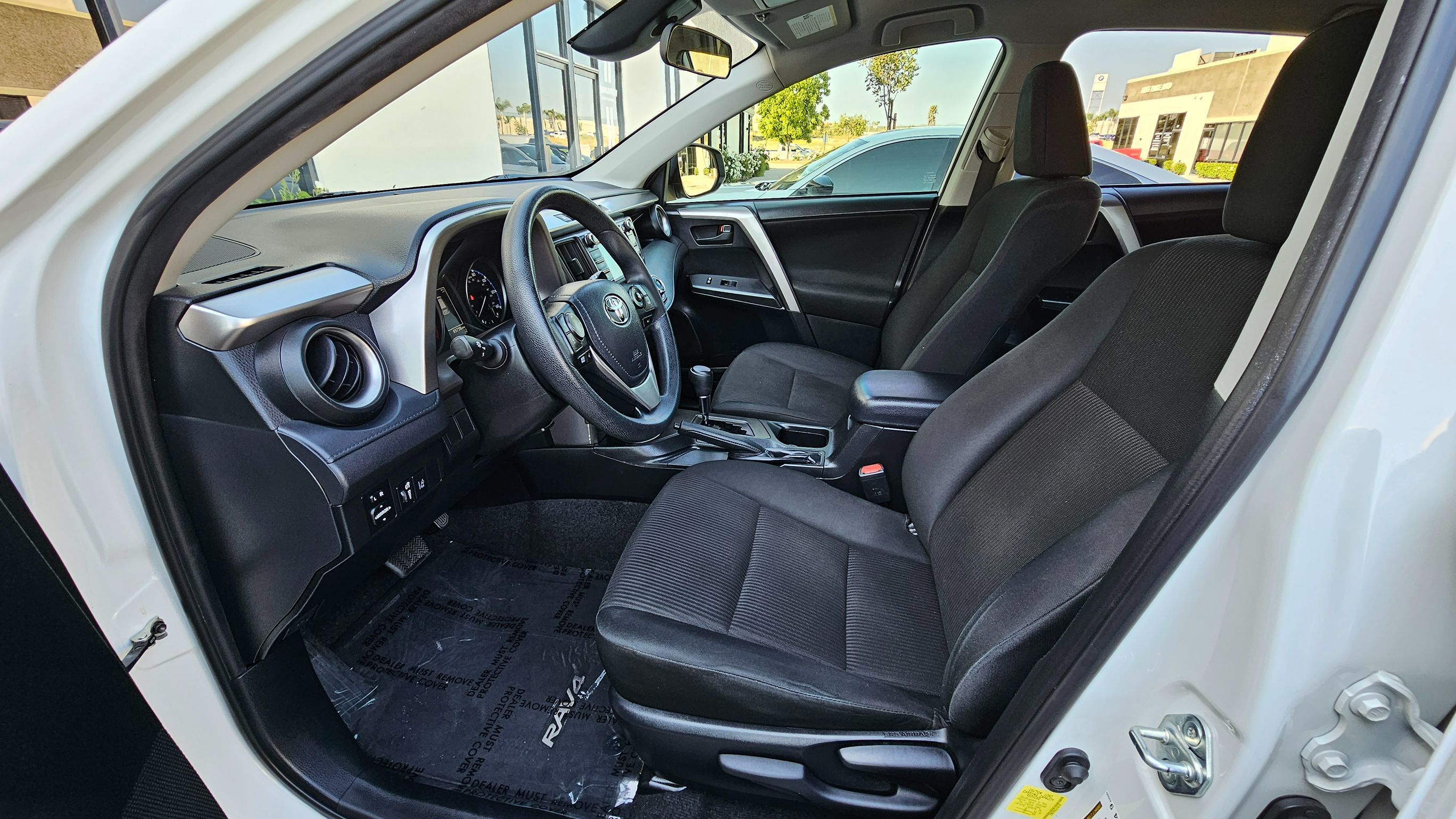 2018 Toyota RAV4 LE photo 18