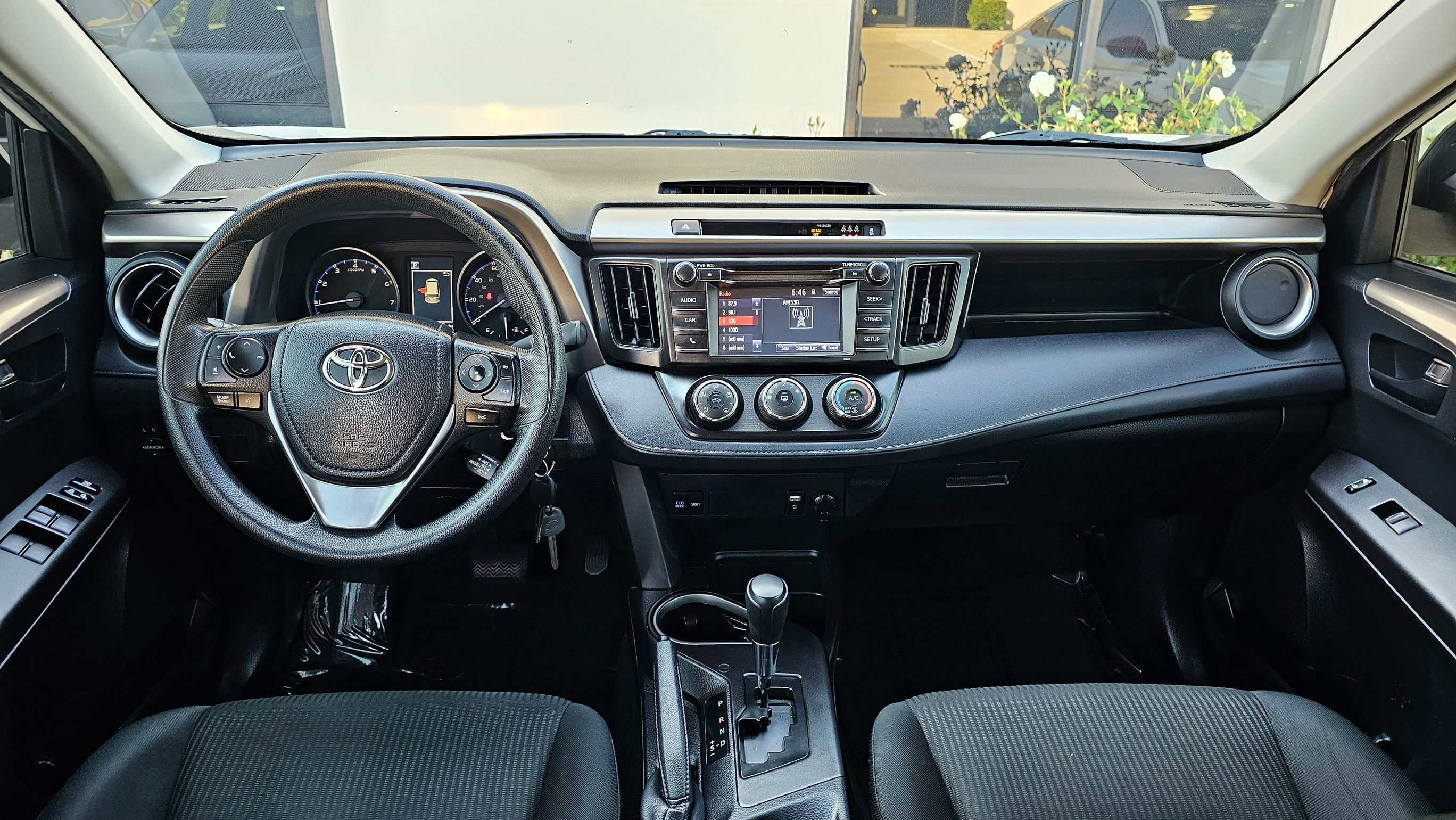 2018 Toyota RAV4 LE photo 23