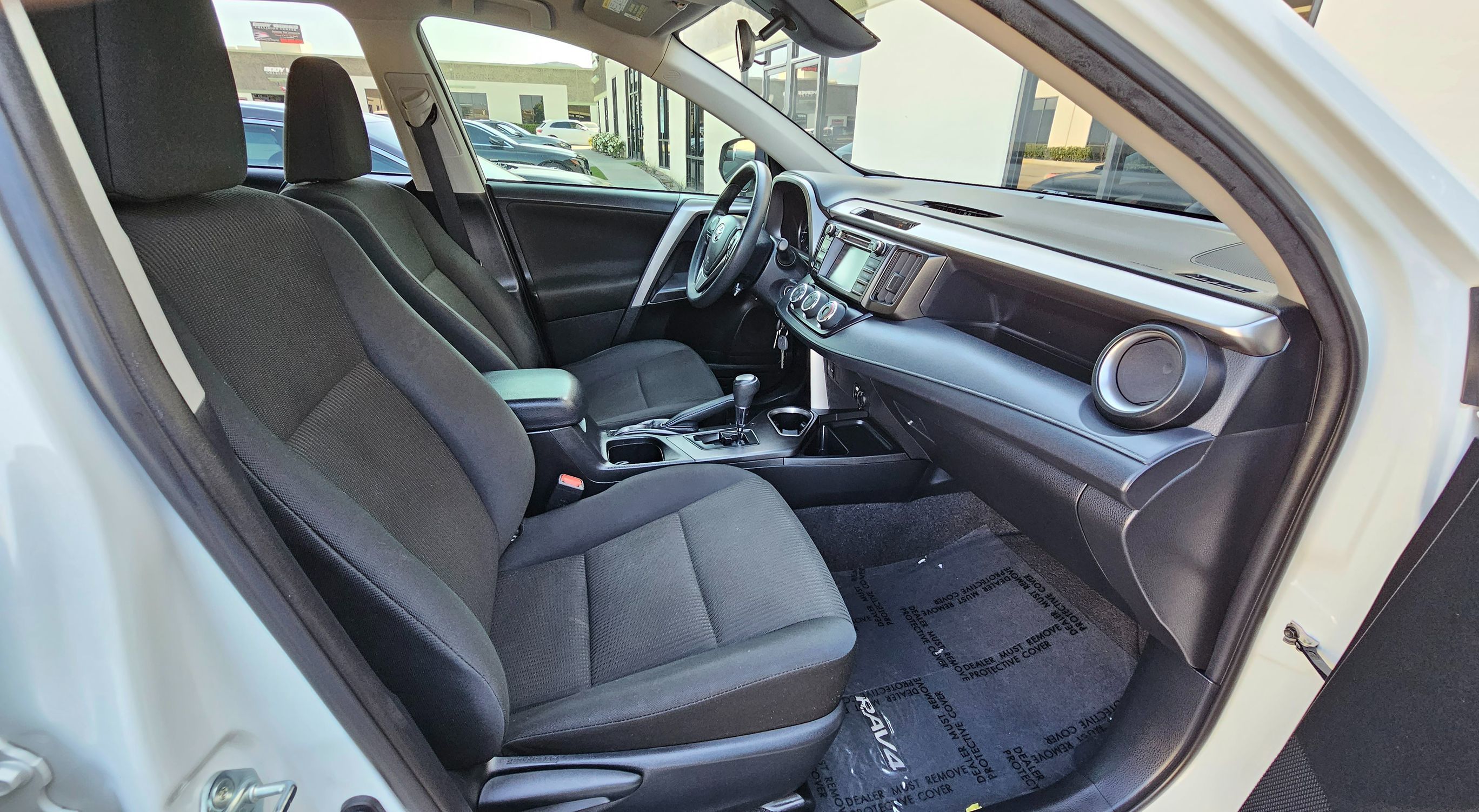 2018 Toyota RAV4 LE photo 31