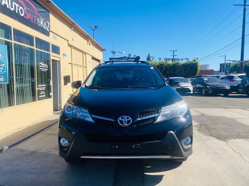 2014 Toyota RAV4 XLE photo 4