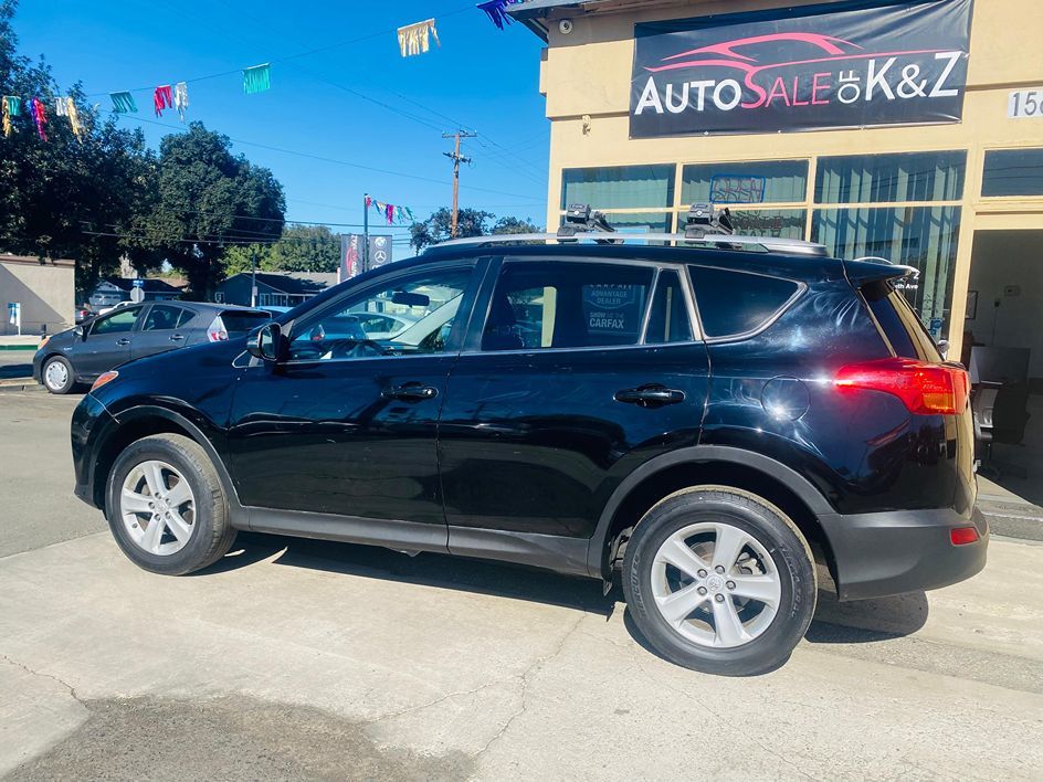 2014 Toyota RAV4 XLE photo 6