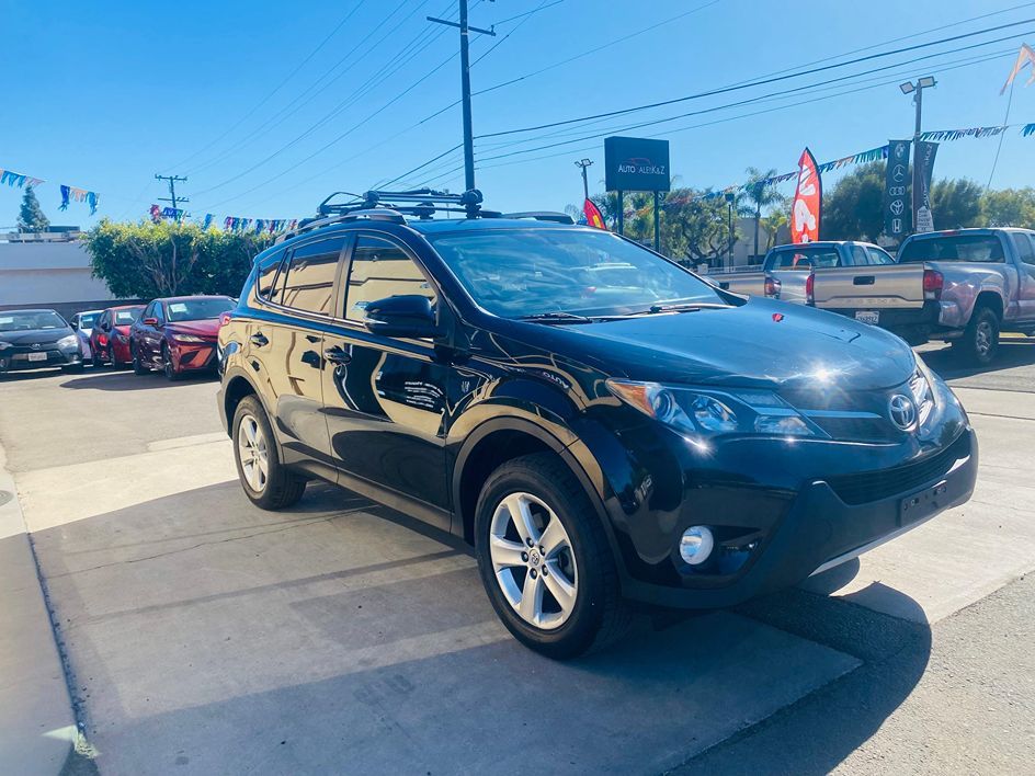 2014 Toyota RAV4 XLE photo 10