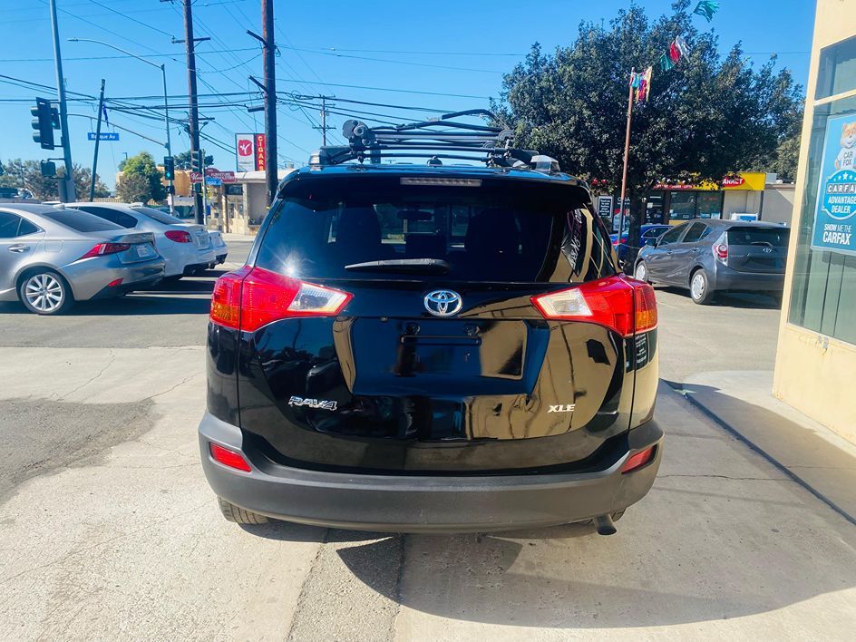 2014 Toyota RAV4 XLE photo 11