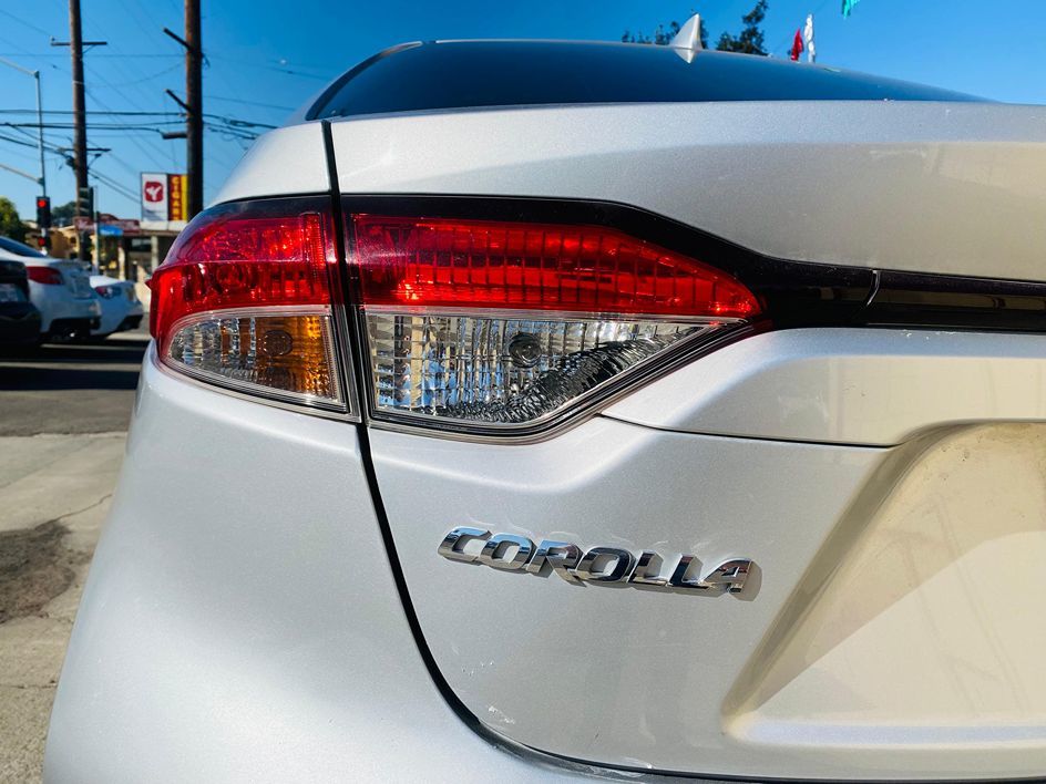 2020 Toyota Corolla L photo 16