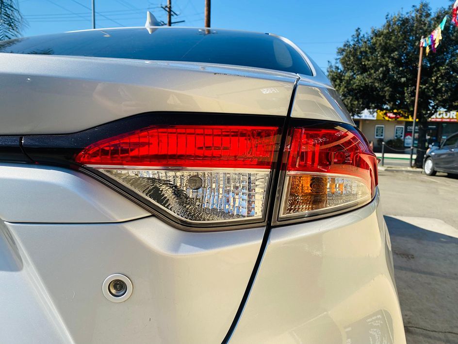 2020 Toyota Corolla L photo 17