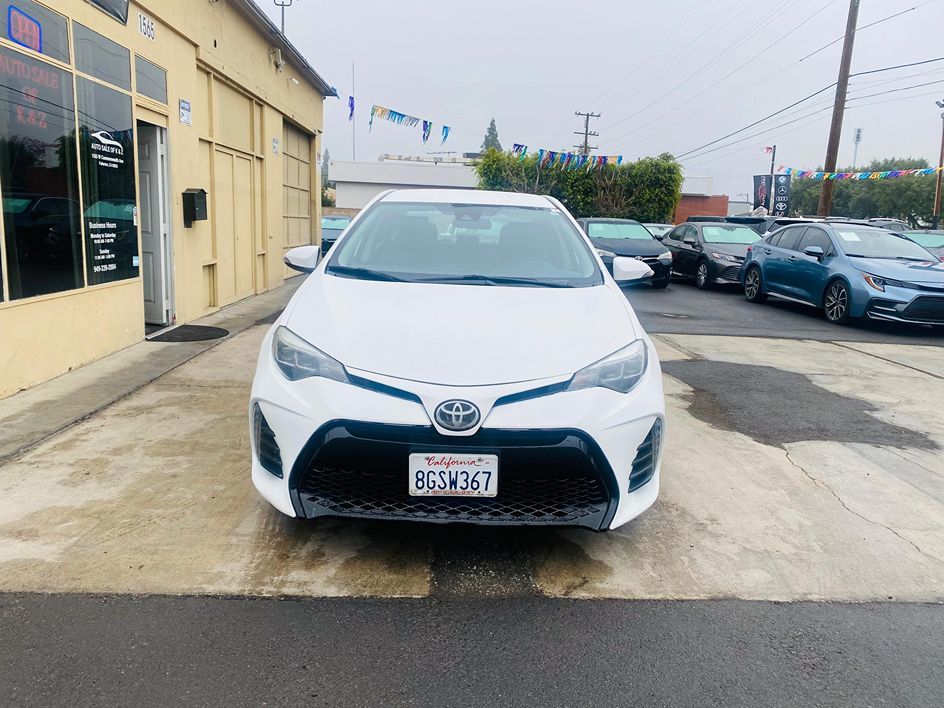 2019 Toyota Corolla SE photo 3