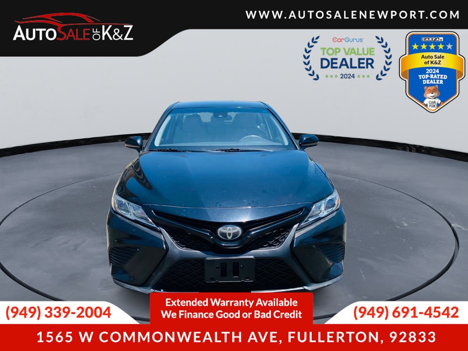 2018 Toyota Camry SE photo 2