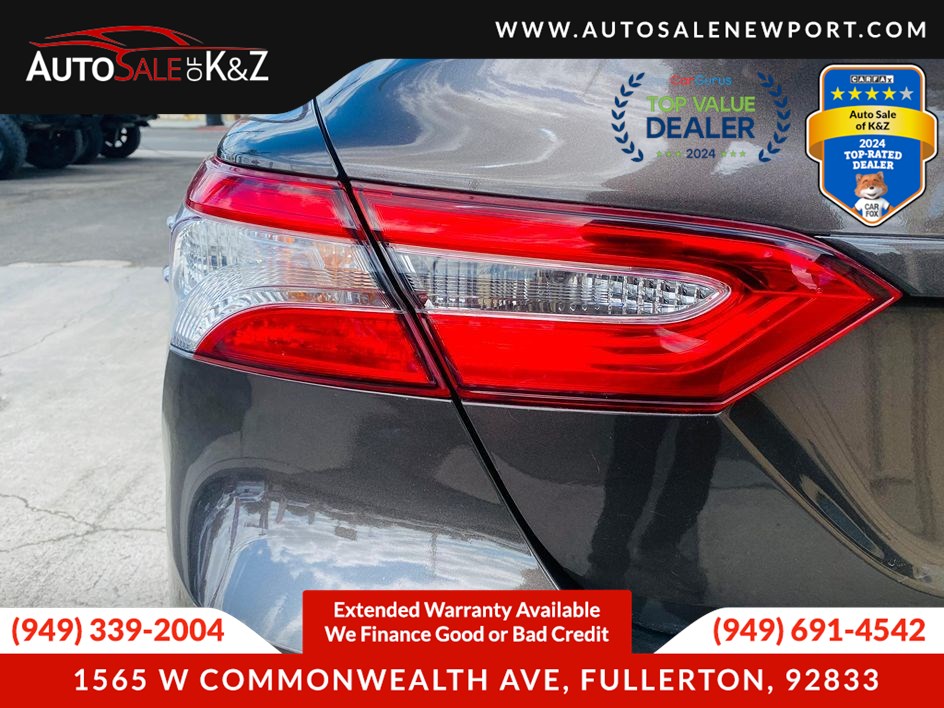 2018 Toyota Camry LE SE photo 16