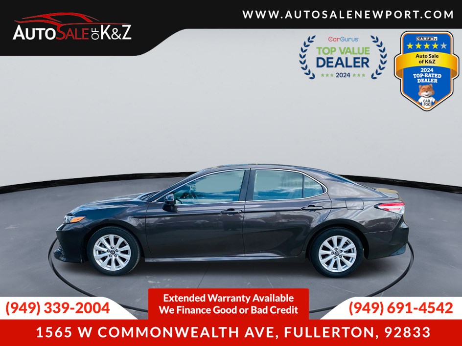 2018 Toyota Camry LE SE photo 3