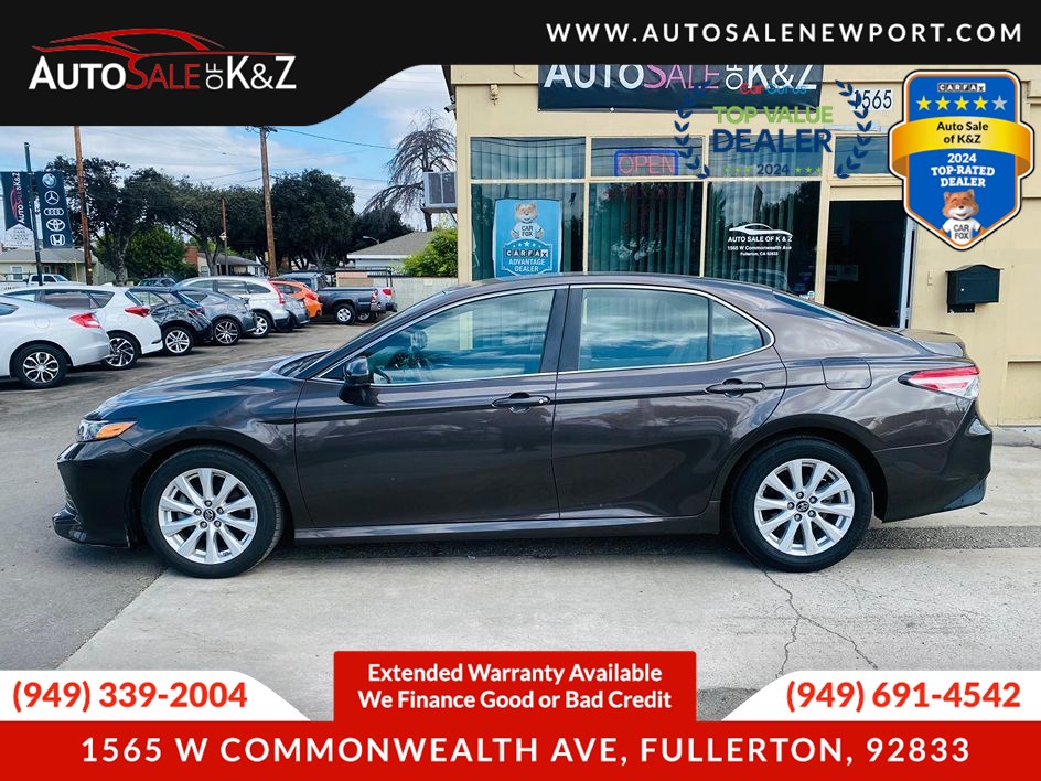 2018 Toyota Camry LE SE photo 9