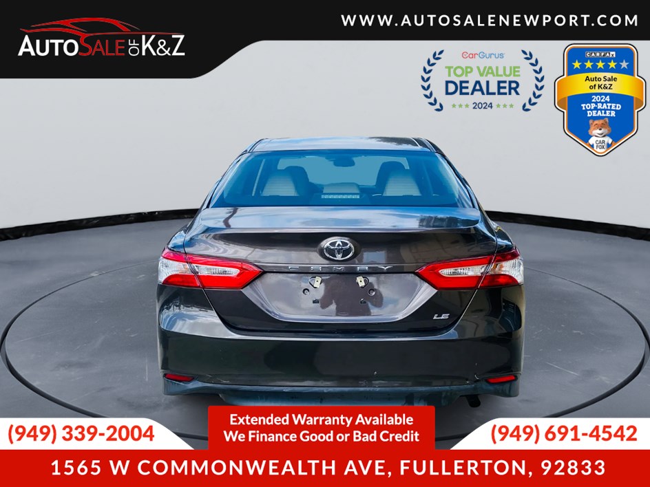2018 Toyota Camry LE SE photo 5