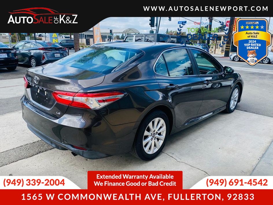 2018 Toyota Camry LE SE photo 11