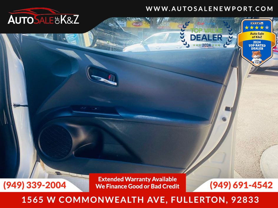 2016 Toyota Prius Two Eco Three Four Touring photo 14