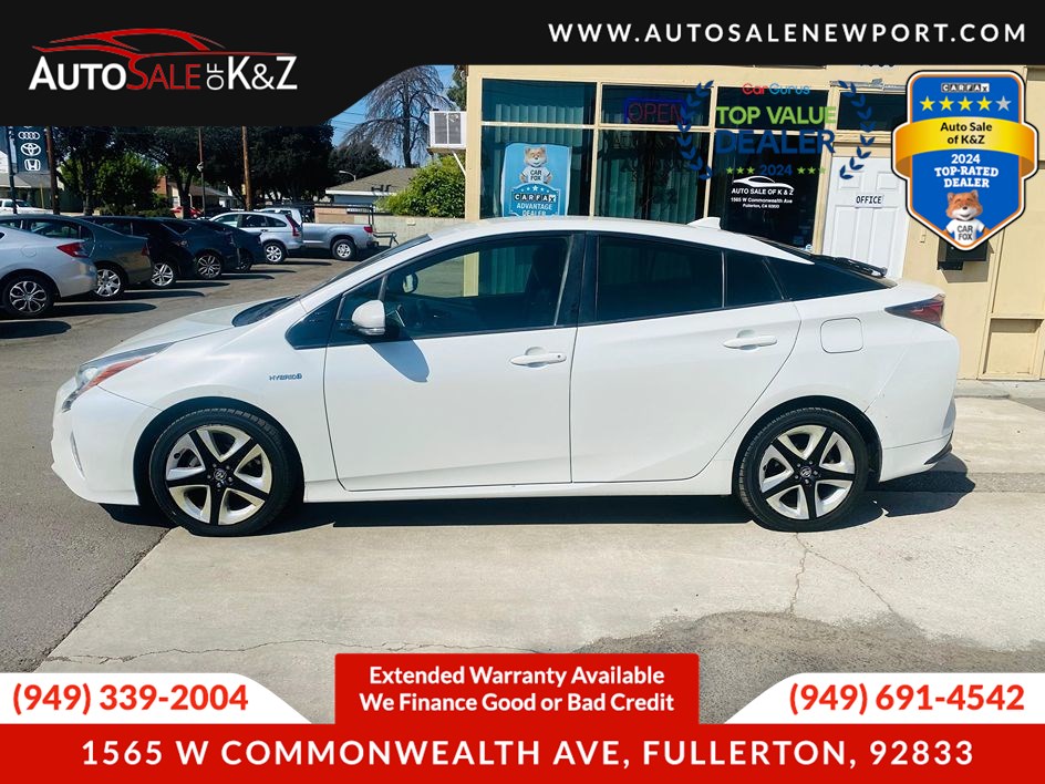 2016 Toyota Prius Two Eco Three Four Touring photo 10