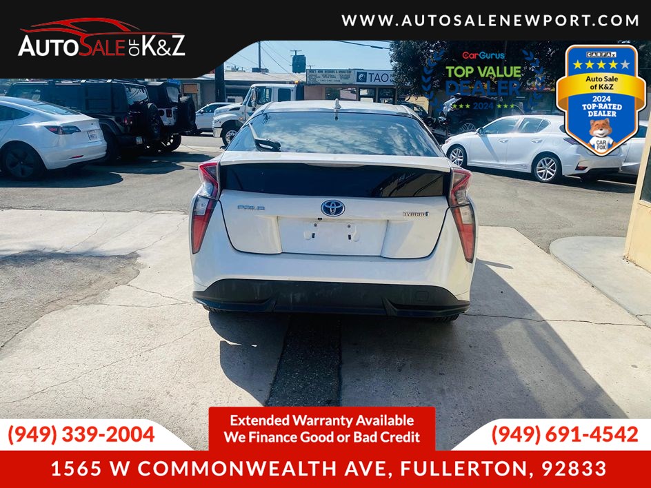 2016 Toyota Prius Two Eco Three Four Touring photo 11