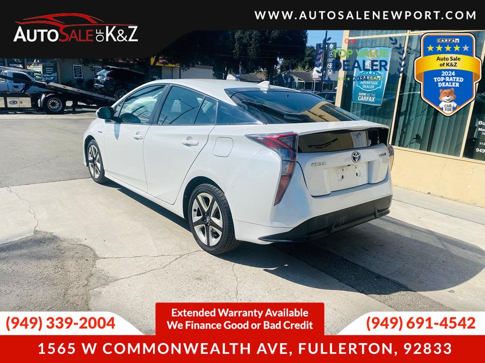2016 Toyota Prius Two Eco Three Four Touring photo 9