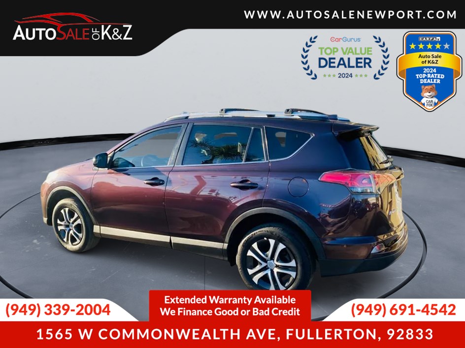 2016 Toyota RAV4 LE photo 2