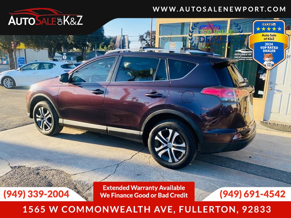 2016 Toyota RAV4 LE photo 4