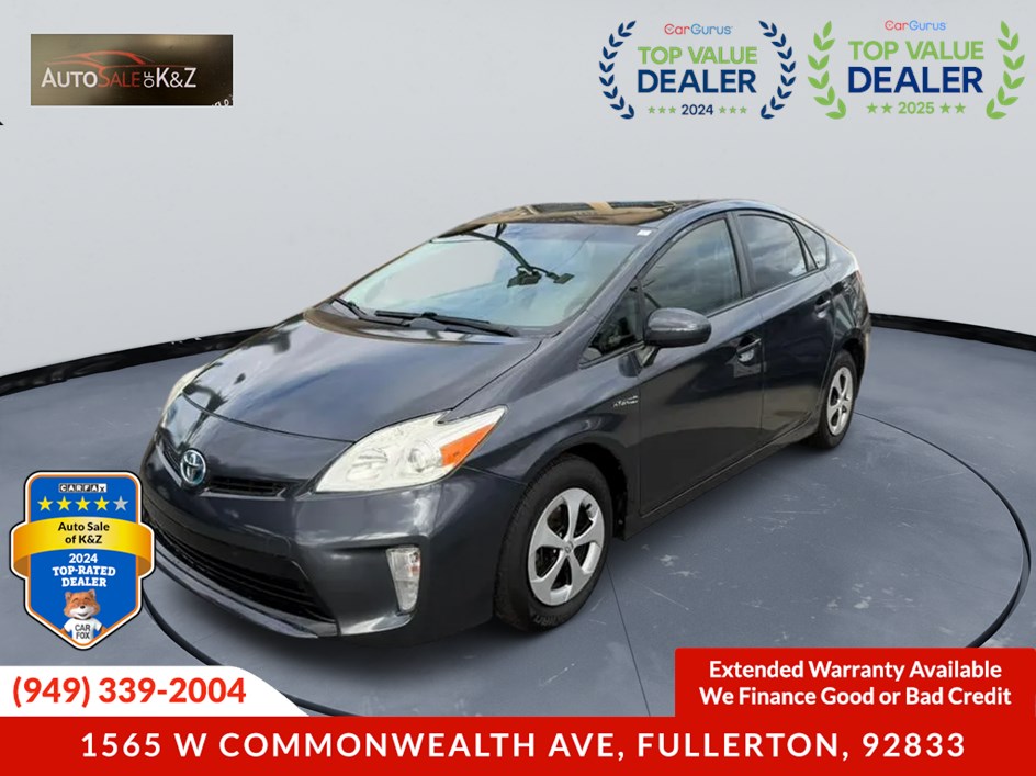 2013 Toyota Prius Three photo 2