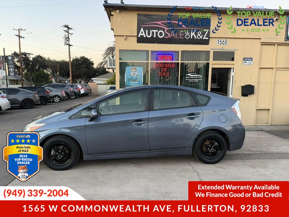 2014 Toyota Prius Three photo 4