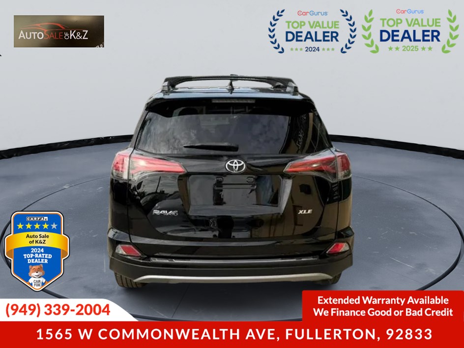 2017 Toyota RAV4 XLE photo 4