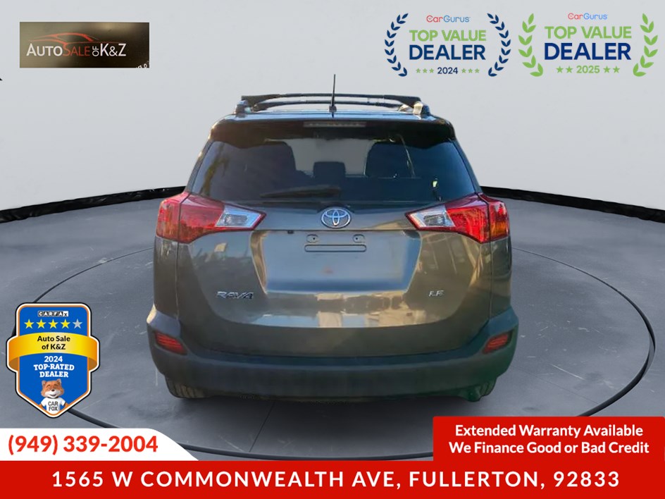 2015 Toyota RAV4 LE photo 2